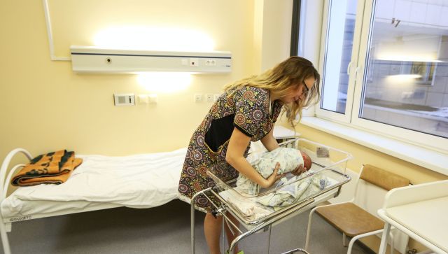 Путин вдвое увеличил размер минимального пособия на первого ребенка