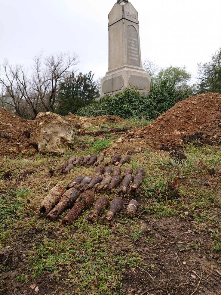 ОМОН ликвидировал боеприпасы на археологических раскопках в Севастополе.