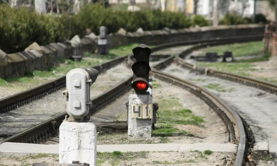 ЧП на железной дороге в Крыму: задерживаются поезда и электрички