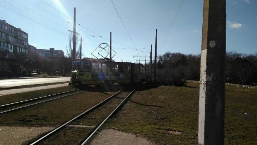 В Евпатории трамвай сошел с рельсов