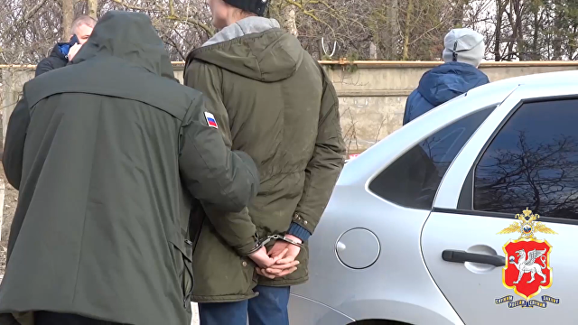 Закладывали «соль» в тайники: двое юных крымчан попались на наркоторговле