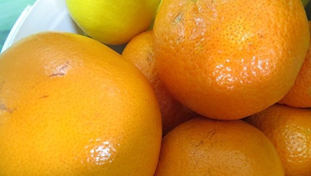 Сало и апельсины в сумках и багажниках: украинцы продолжают везти продукты в Крым