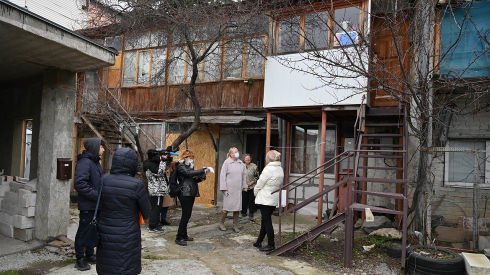 Ирина Кивико посетила Ялту в рамках выездных мероприятий по обследованию многоквартирных домов и придомовых территорий республики