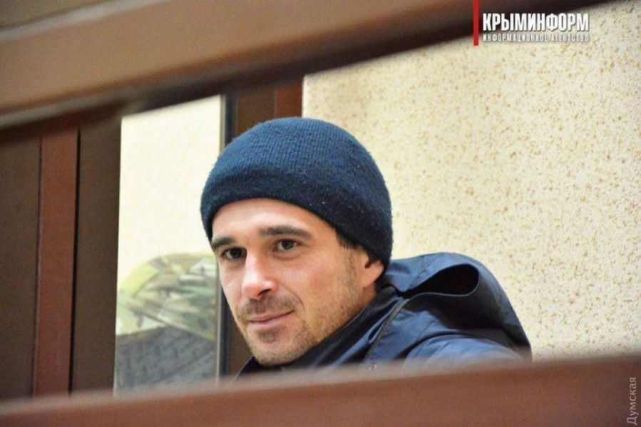 Задержанный командир катера ВМС Украины отказался давать показания