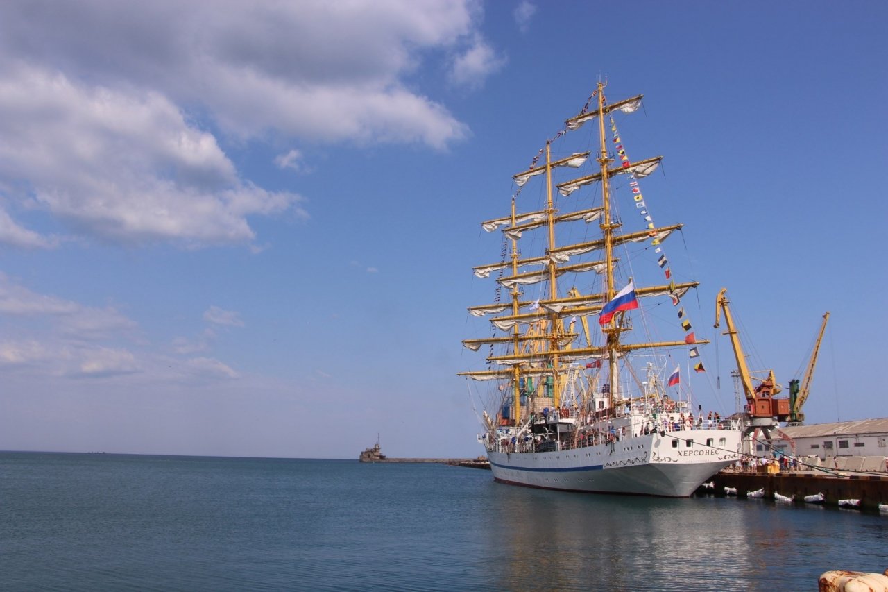 Фото парусного судна «Херсонес» в Феодосии #1193