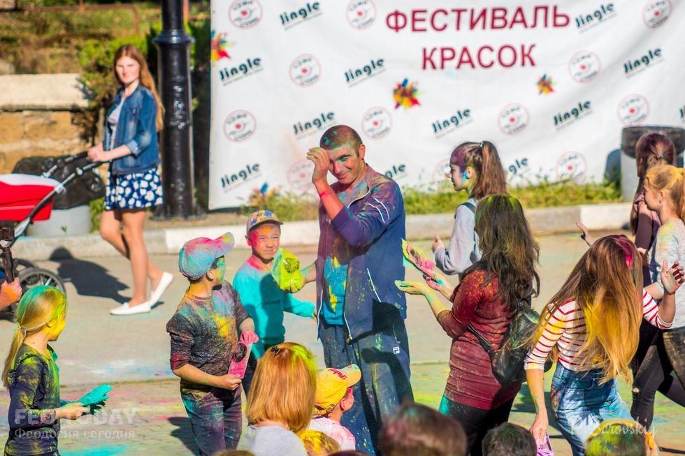 Фестиваль красок в Феодосии, май 2018 #11201