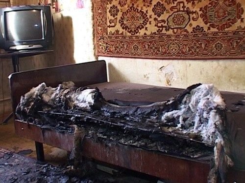 В Крыму горела квартира в пятиэтажке: пострадал пенсионер