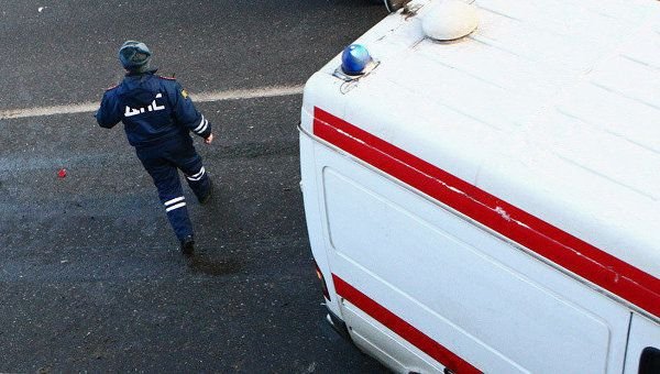 ДТП на керченской трассе: из ВАЗа пожилого водителя вырезали спасатели