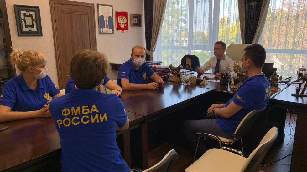 Минздрав РК: Специалисты ФМБА России продолжат работу в инфекционных госпиталях Крыма