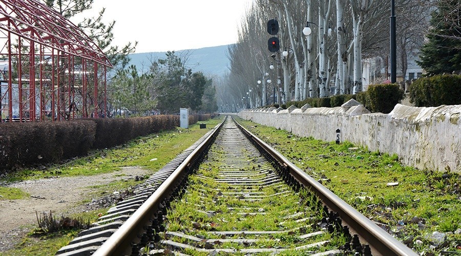 Аксёнов предложил убрать железную дорогу с набережной Феодосии