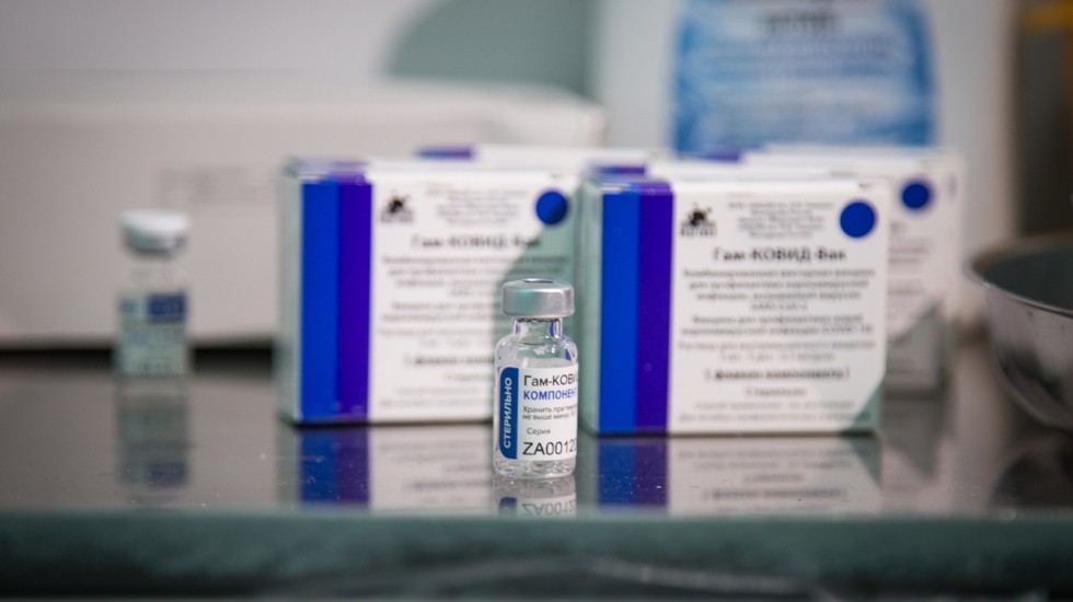 Минздрав России разрешил одновременную вакцинацию против новой коронавирусной инфекции и гриппа