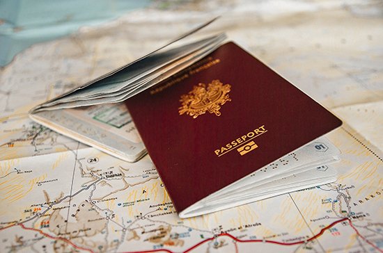 В Совфеде предлагают запретить дипломатам иметь двойное гражданство