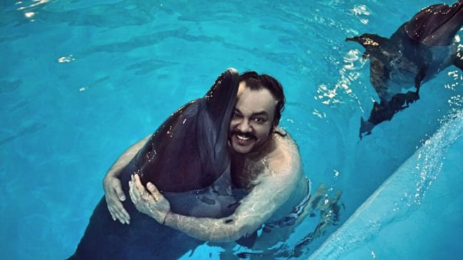 Киркоров поплавал с дельфинами в Алуште