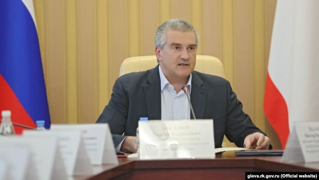 Аксёнов пообещал решить судьбу руководства администрации Керчи через две недели