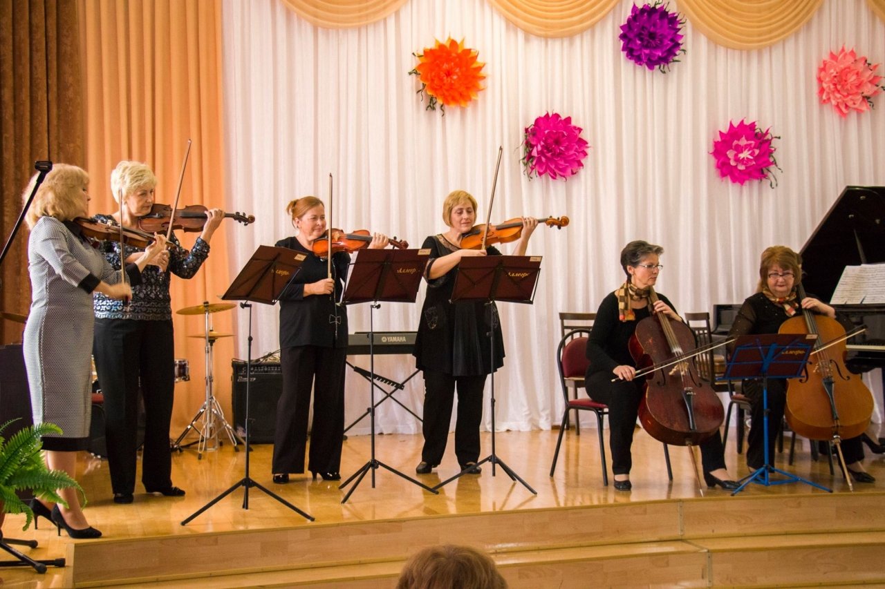 Фото празднования юбилея директора первой музыкальной школы Феодосии #5848