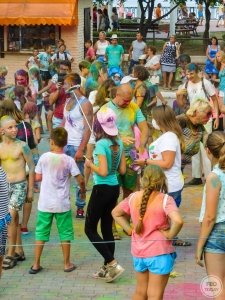 Фото фестиваля красок Холи на 200-летие Айвазовского #1700