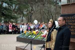 В Феодосии почтили память жертв трагедии в Кемерове #7607