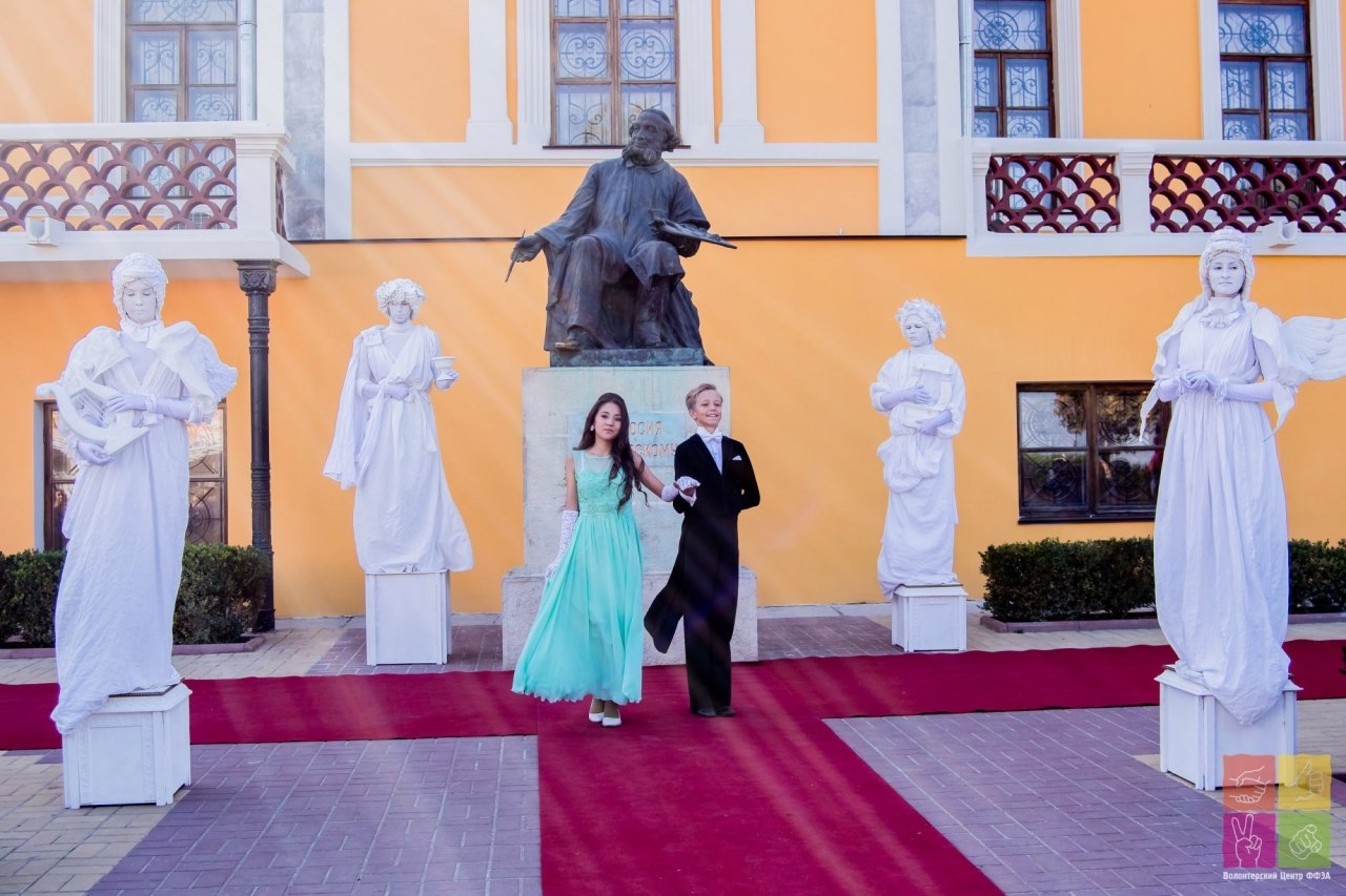 Фото первого бала у Айвазовского в Феодосии #4938