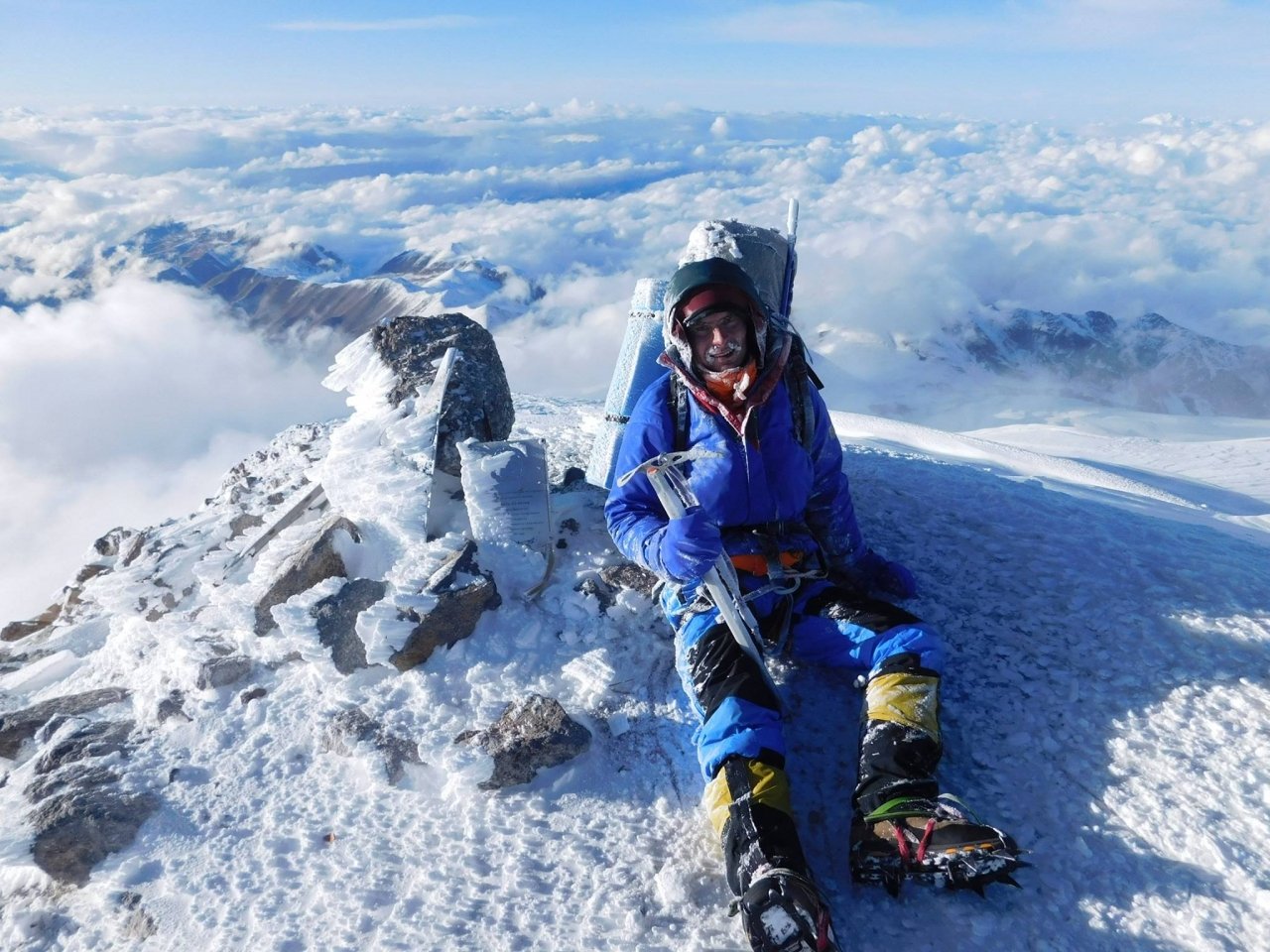 Альпинисты из Феодосии поднялись на Эльбрус
