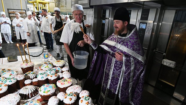 Идти в церковь не надо: в Севастополе освятят куличи на хлебозаводе