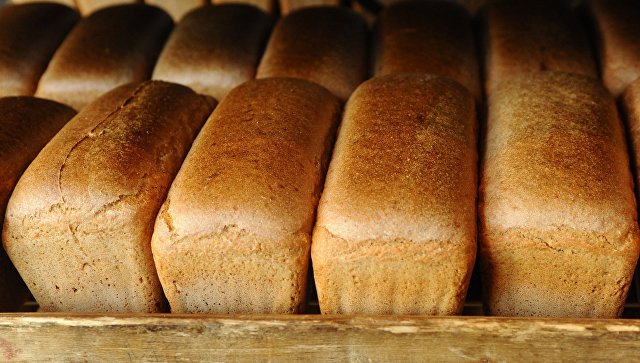 Туристы и крымчане стали есть меньше хлеба