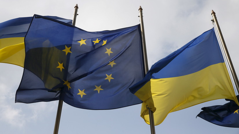 Киеву пригрозили заморозить безвиз с Евросоюзом и лишить помощи от МВФ