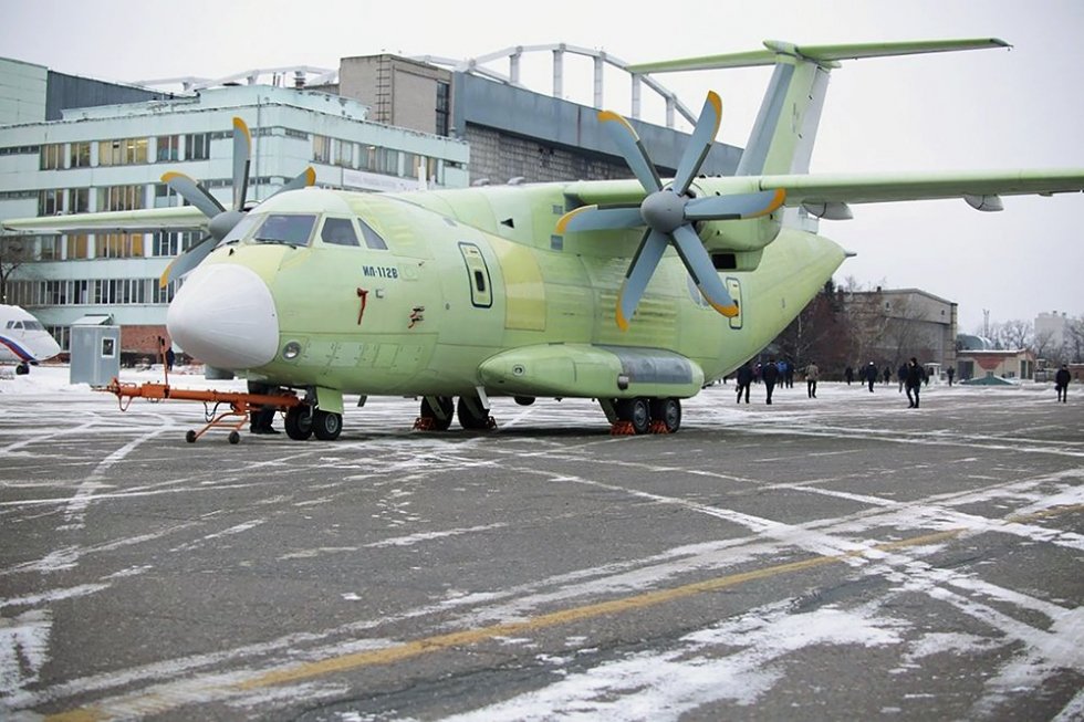 Новейший российский самолет Ил-112В совершил первый полет