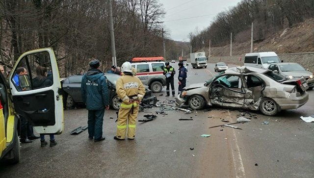 Смертельное ДТП на «встречке»: на трассе в Крыму столкнулись две иномарки