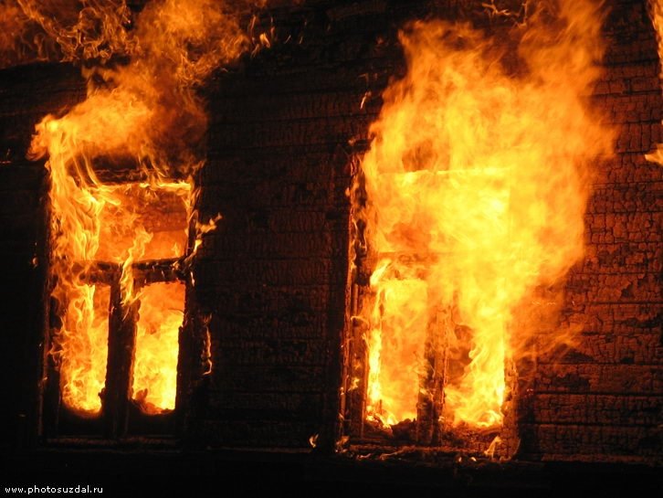 В Симферополе на пожаре в жилом доме погиб пенсионер