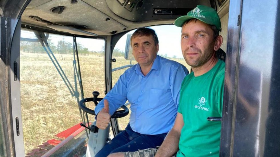 Андрей Рюмшин: Крымские аграрии собрали первые 10 тысяч тонн подсолнечника