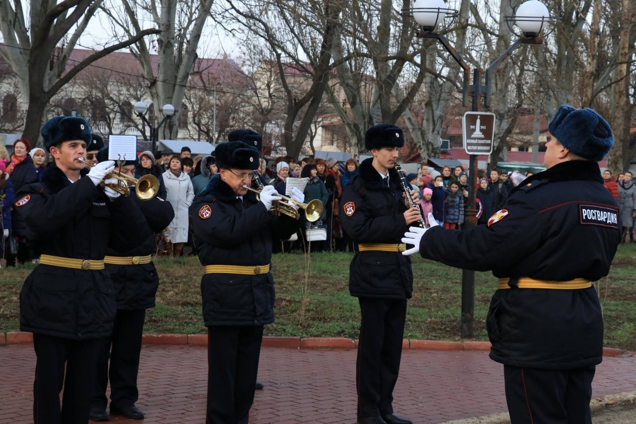 Фото митинга в память о Керченско-Феодосийском десанте #6486