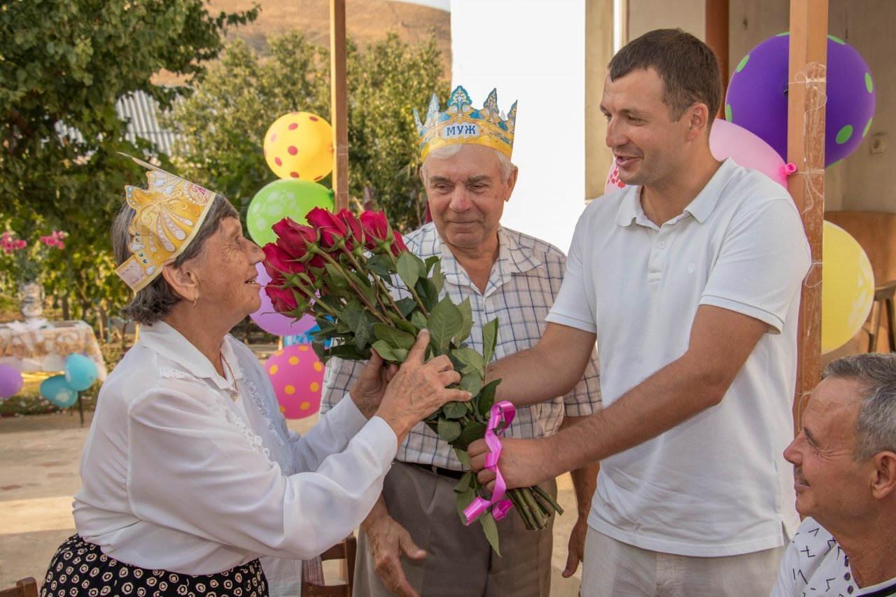 Семейная пара Коктебеля отметила золотую годовщину свадьбы