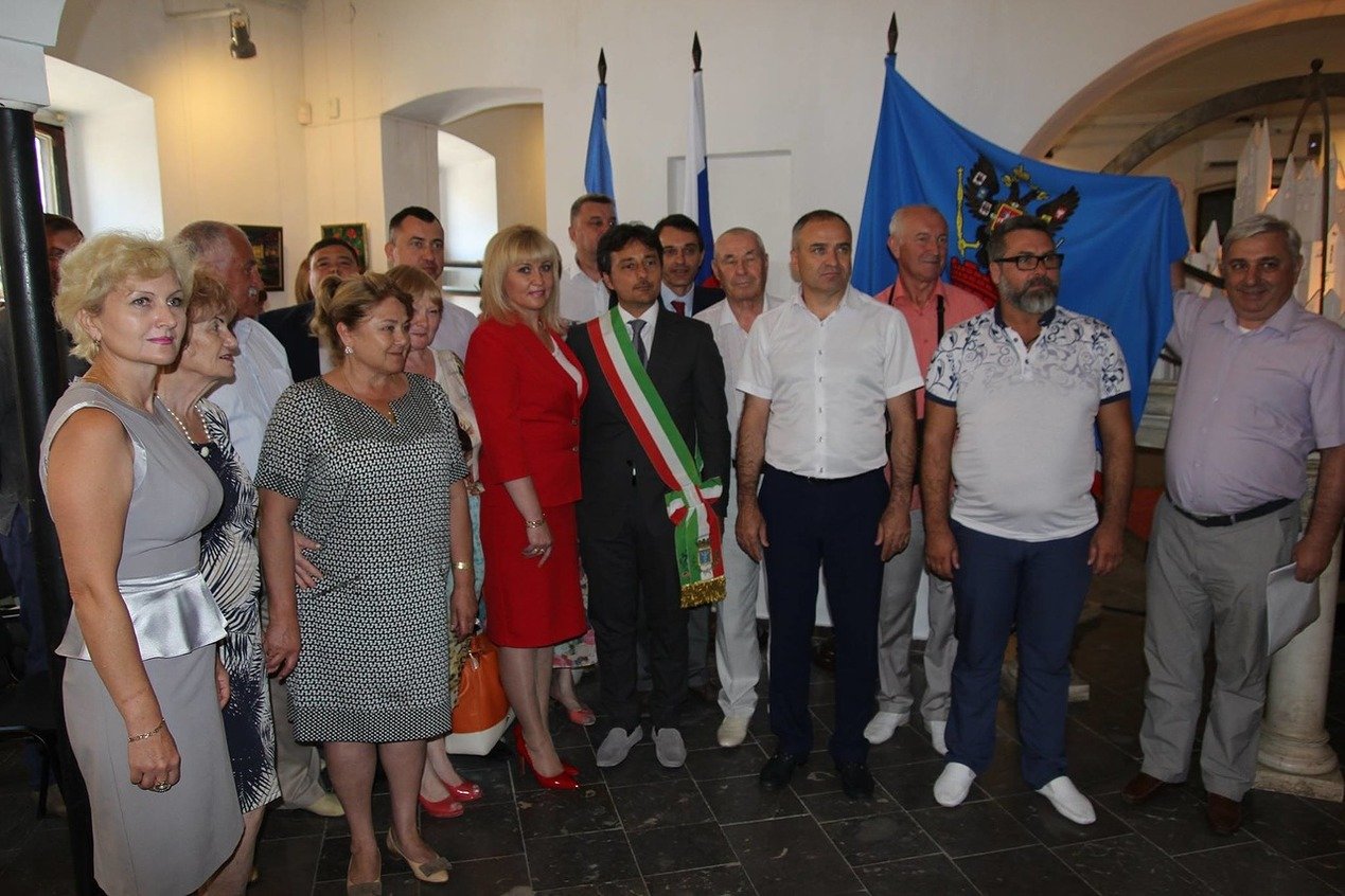 Фото итальянской делегации в Феодосии #186