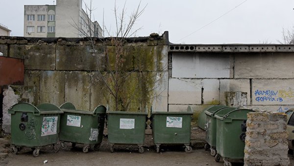В Крыму пьяный пенсионер поджигал мусорные баки