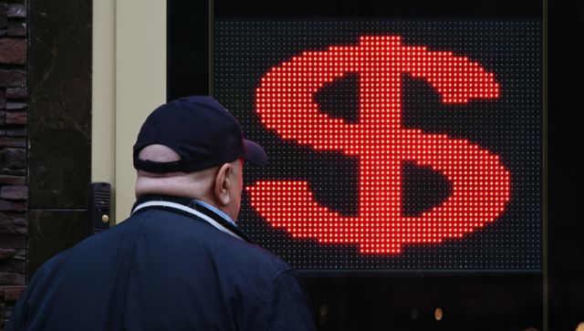 Доллар снова «подрос»: угрожает ли это рублю - экономист
