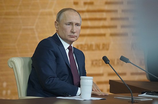 Путин назвал логичным сделать 31 декабря выходным днём