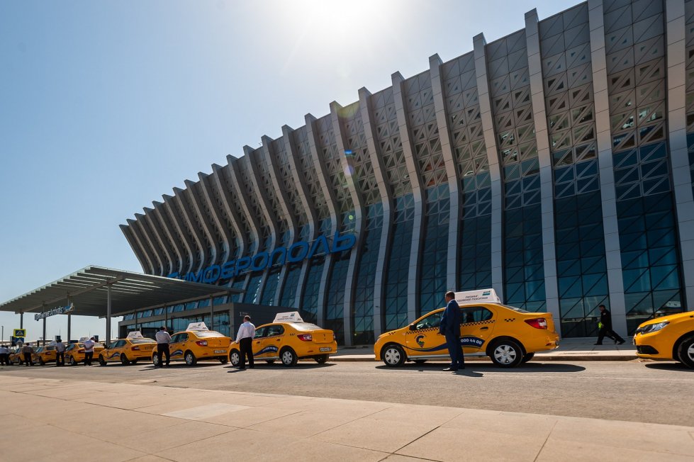 Пассажиры такси аэропорта Симферополь смогут брать попутчиков по дороге в курортные города