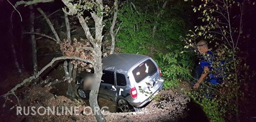 Спасатели нашли тело мужчины в машине, упавшей в ущелье на мысе Меганом