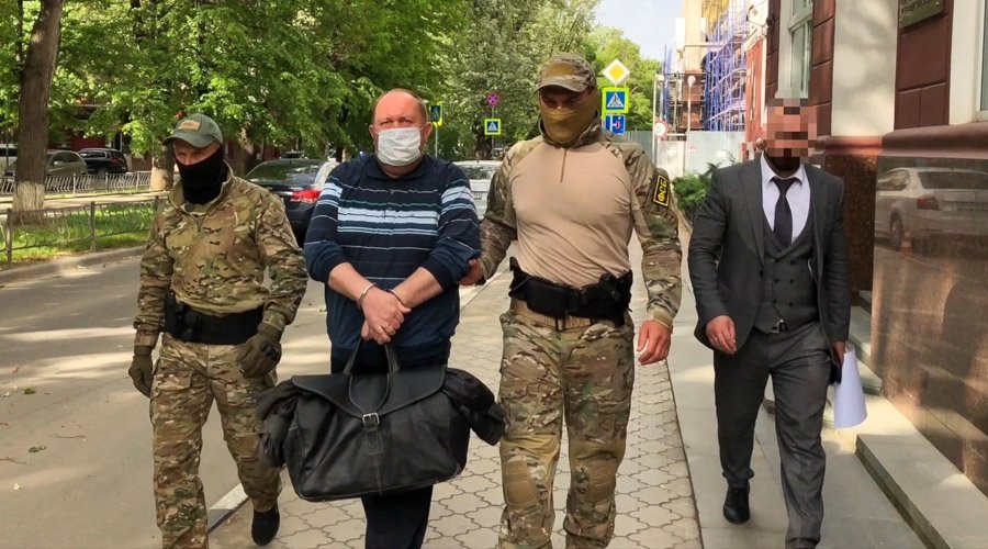 Бывший директор «Крымавтотранса» подозревается в присвоении 5 млн рублей