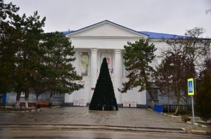 Открытие главной новогодней елки Приморского