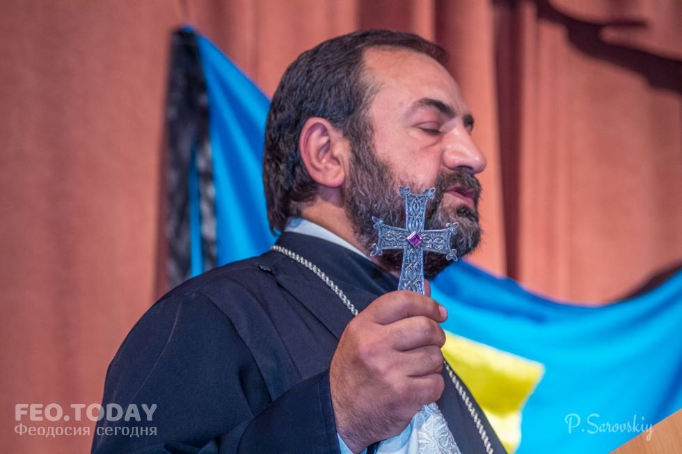 В Феодосии почтили память жертв депортации крымских татар #10831