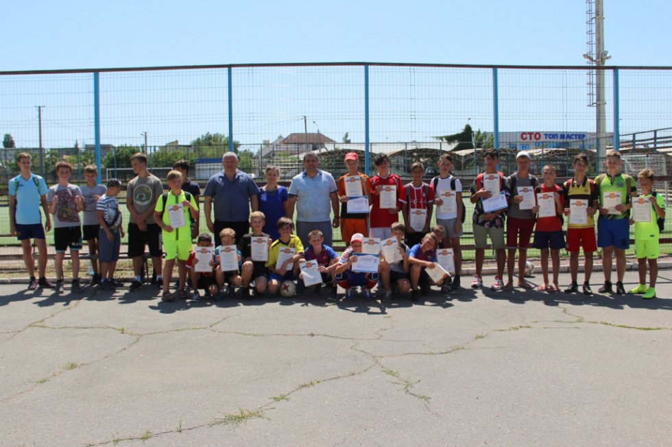 В Феодосии прошли соревнования по дворовому футболу