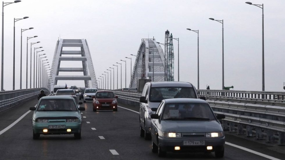Игорь Михайличенко: На Крымском мосту организован пост контроля, где проверяется 100% всего въезжающего в Крым транспорта