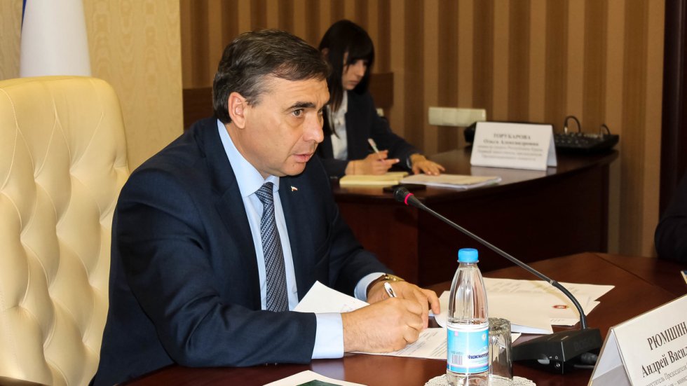 Андрей Рюмшин провел первое заседание оргкомитета по вопросу подготовки и проведения в 2020 году в Республике Крым Года ветеранского футбола