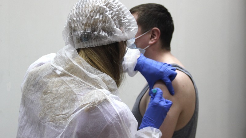 Минздрав РК: Более полмиллиона крымчан привиты первым компонентом вакцины против новой коронавирусной инфекции
