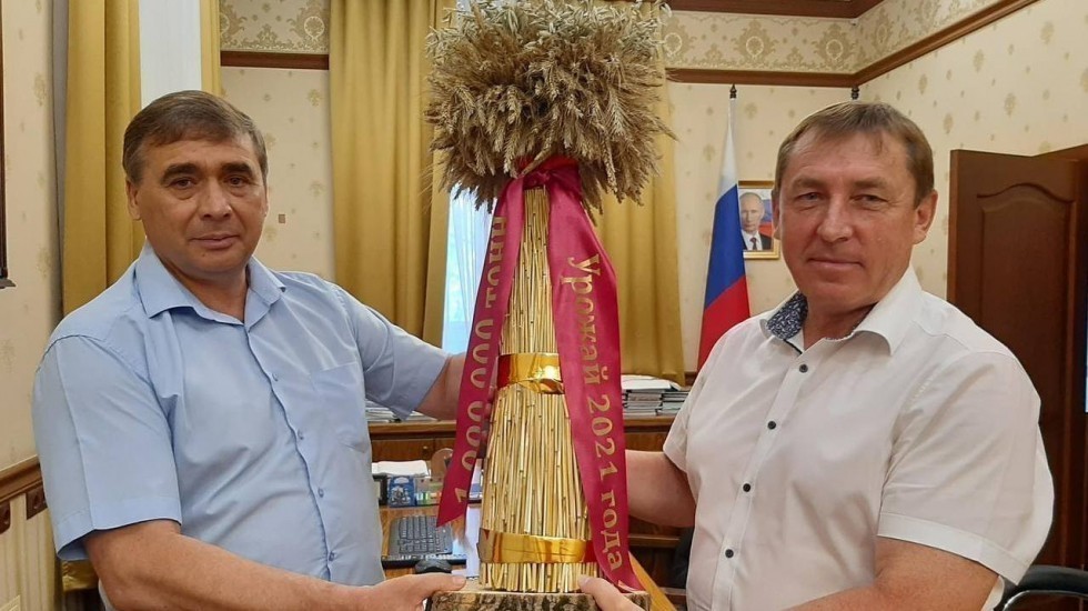 Крымские аграрии намолотили свыше 1 млн тонн зерновых и зернобобовых культур - Андрей Рюмшин