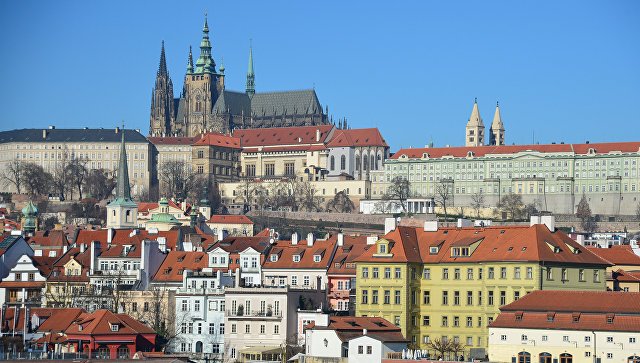 Сотрудников посольства России в Чехии вышлют за чемоданчик с ядом