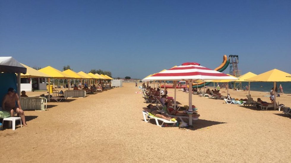Представители Минкурортов РК провели рейд по пляжам Керчи