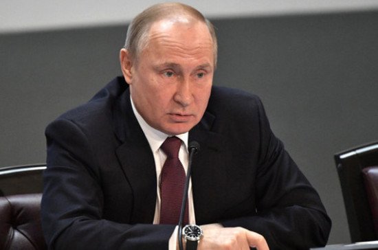 Путин поручил подготовить симметричный ответ на испытания новой ракеты США