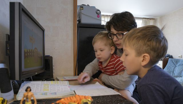 В России ряд школ перешли на «удаленку» из-за COVID-19